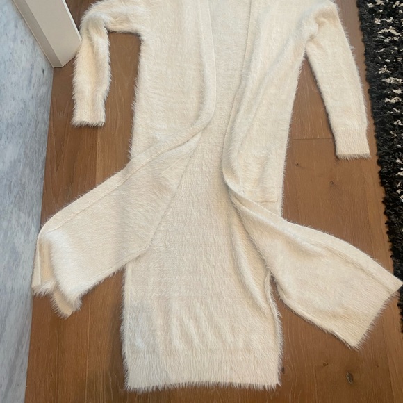 Cream coloured , soft long duster / cardigan - Picture 7 of 8